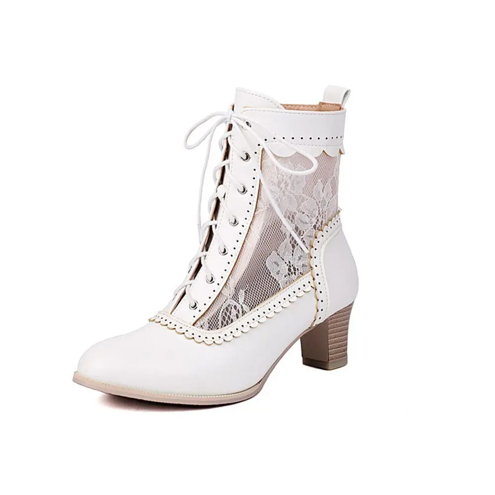 Vintage Fashion Outfit - Bottines vintage à lacets en dentelle