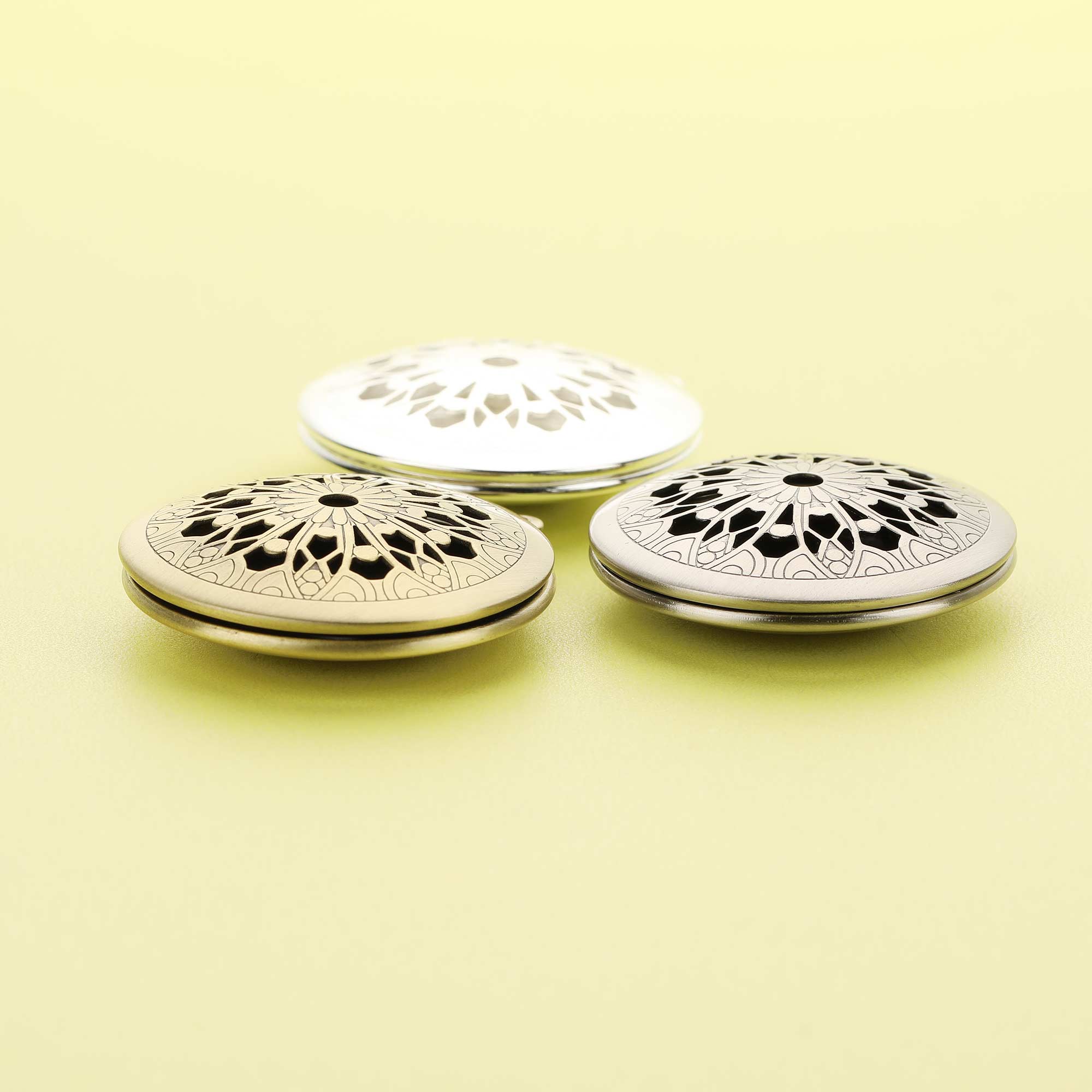 Médaillon rond en filigrane po - Vintage Fashion Icons avis et prix