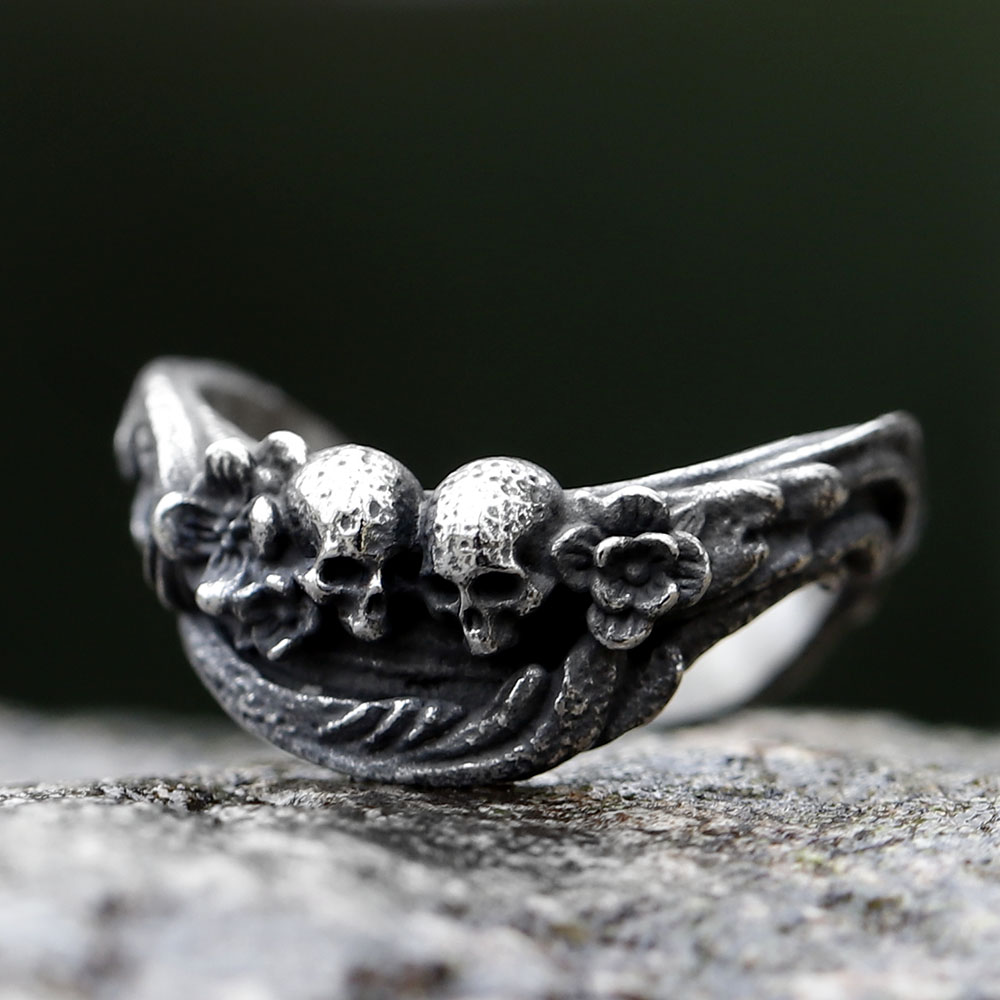 Bague tête de mort dominatrice - Vintage Fashion Guide avis et prix
