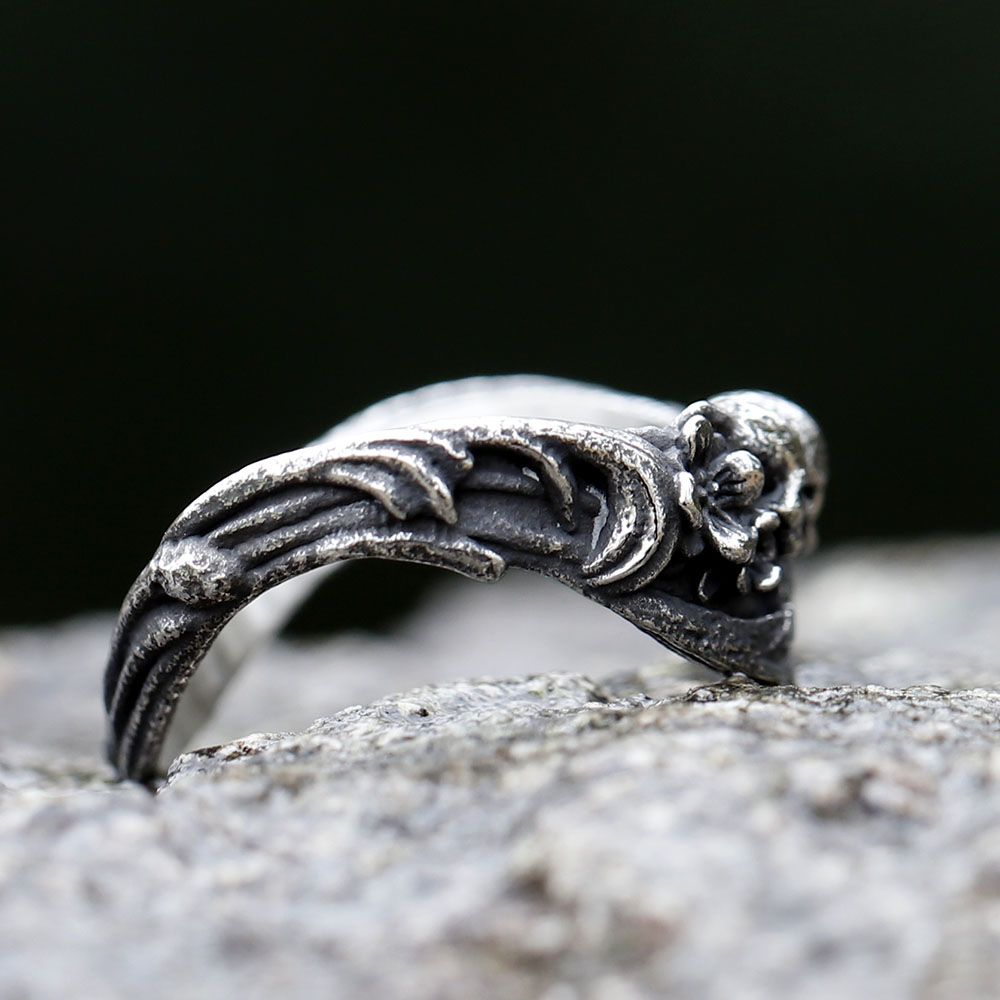 Bague tête de mort dominatrice - Vintage Fashion Guide avis et prix