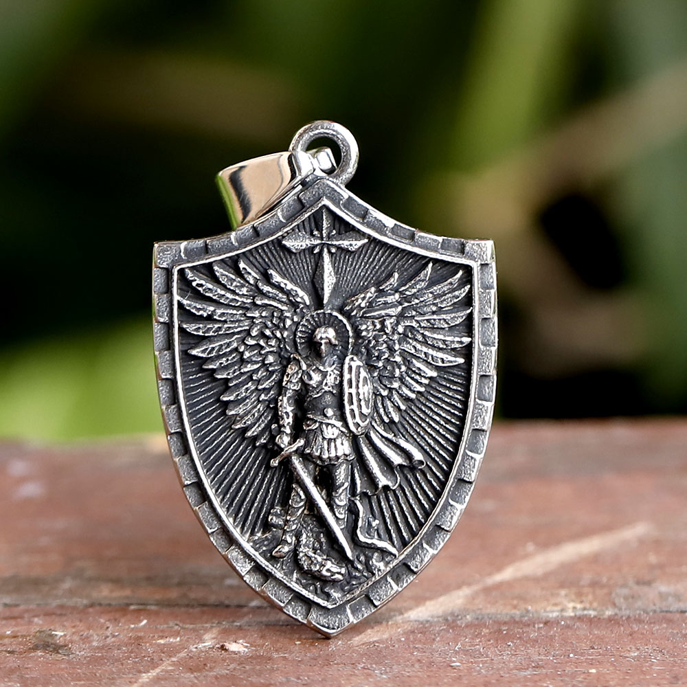 Pendentif médaille de St Micha - Vintage Fashion Guide avis et prix